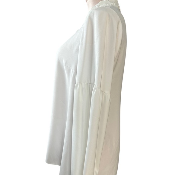 Lilly Pulitzer Shea tunic top in resort white. Absolutely stunning. Size Small - Picture 4 of 15